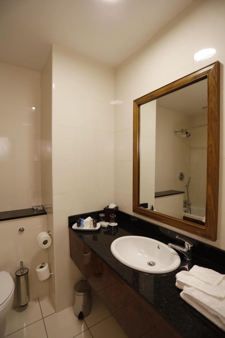 Vaughan Lodge Hotel Лехінч Екстер'єр фото